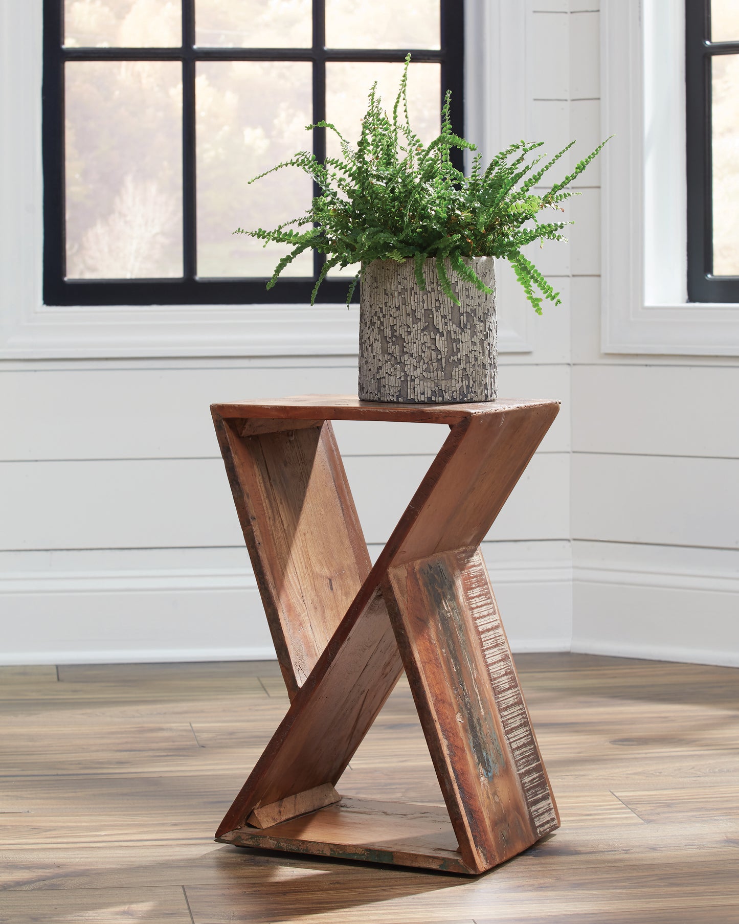 Geometric Accent Table Natural