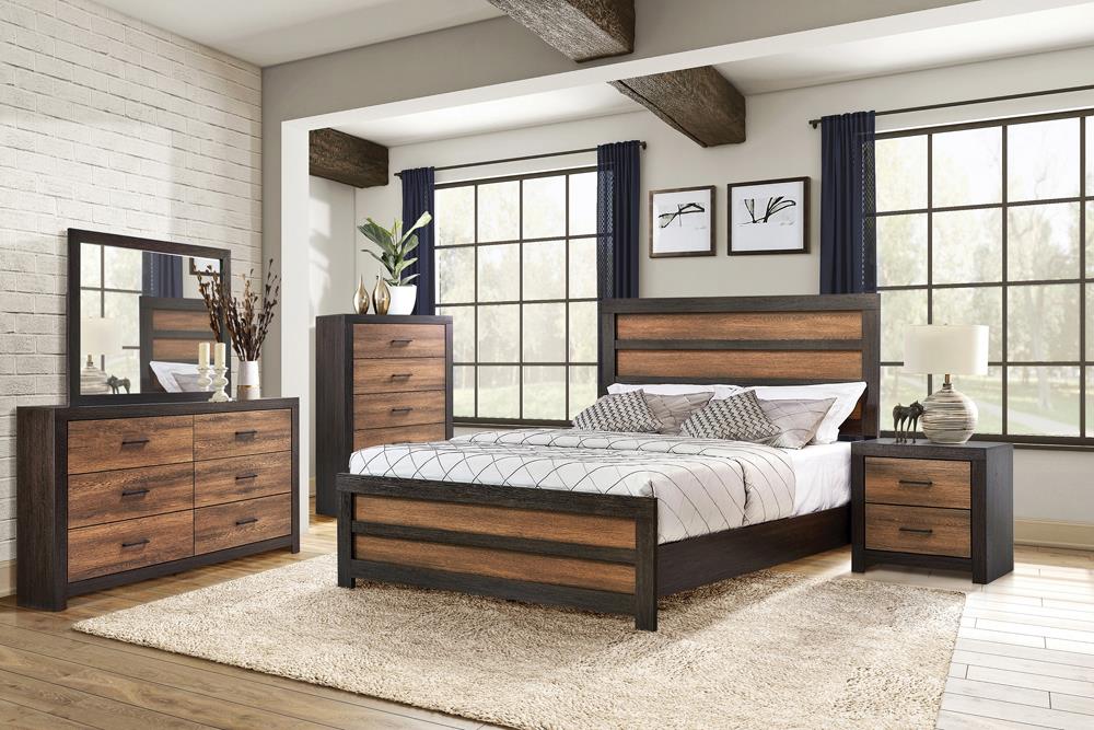 Dewcrest 5-piece Eastern King Panel Bedroom Set Caramel and Licorice